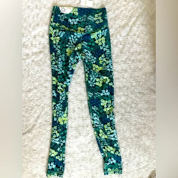 NWT- OFFLINE BY AERIE Real Me Xtra 7/8 Legging - Picture 3 of 12
